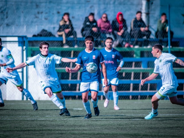 Empate sin goles entre Embajadores y Balonpi�